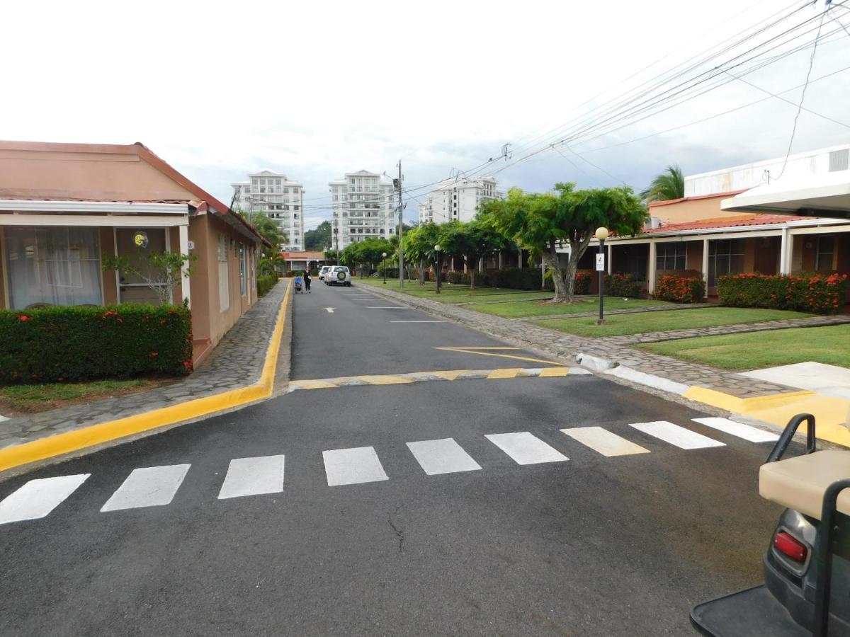 Condo Villa B27 Sleeps Five People - B28 Sleeps Six People - Price Includes Housekeeping Fees Not Taxes - Very Close To The Pool And Beach! Jacó Exteriör bild