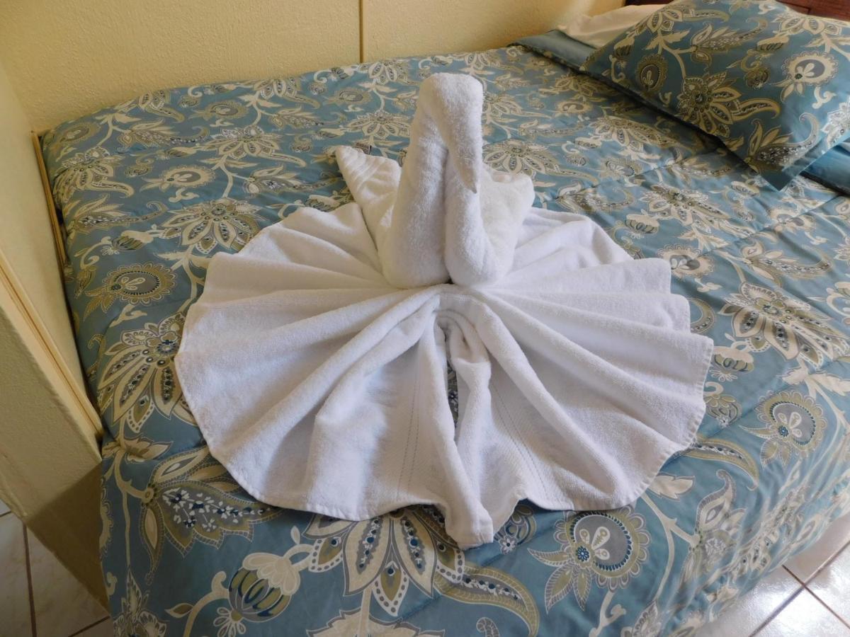 Condo Villa B27 Sleeps Five People - B28 Sleeps Six People - Price Includes Housekeeping Fees Not Taxes - Very Close To The Pool And Beach! Jacó Exteriör bild