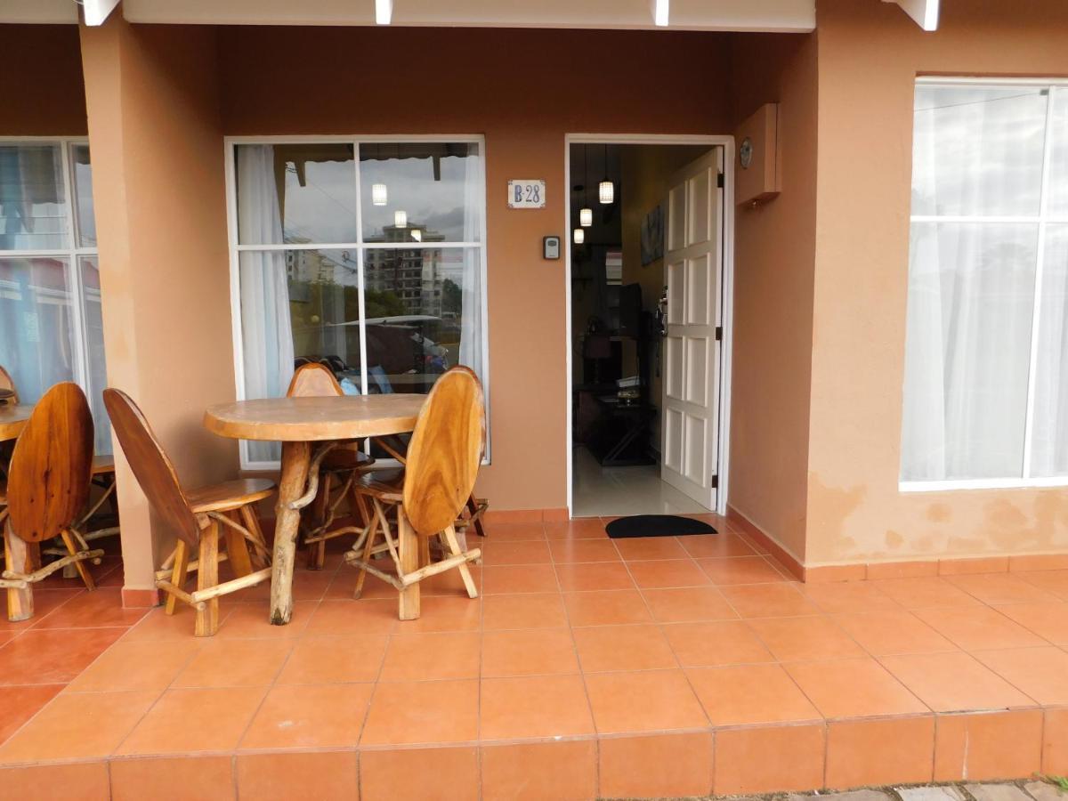Condo Villa B27 Sleeps Five People - B28 Sleeps Six People - Price Includes Housekeeping Fees Not Taxes - Very Close To The Pool And Beach! Jacó Exteriör bild
