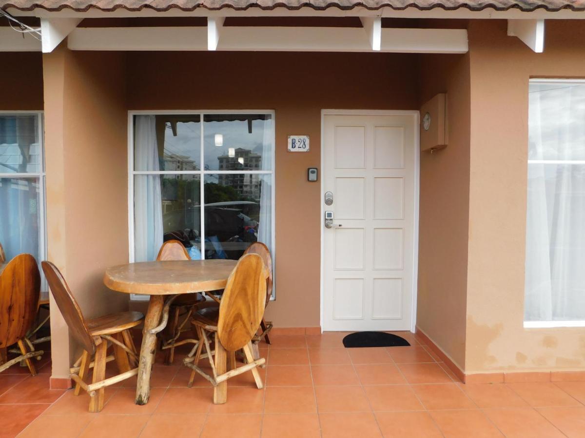 Condo Villa B27 Sleeps Five People - B28 Sleeps Six People - Price Includes Housekeeping Fees Not Taxes - Very Close To The Pool And Beach! Jacó Exteriör bild
