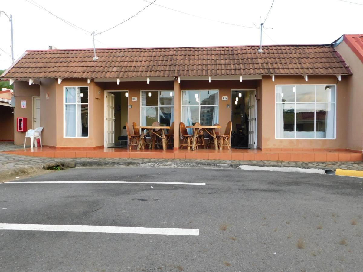 Condo Villa B27 Sleeps Five People - B28 Sleeps Six People - Price Includes Housekeeping Fees Not Taxes - Very Close To The Pool And Beach! Jacó Exteriör bild